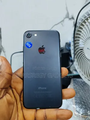 Apple iPhone 7 32 GB Black