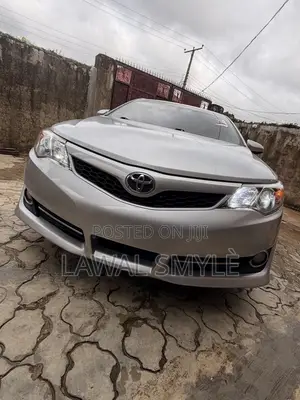 Toyota Camry SE 4dr Sedan (2.5L 4cyl 6A) 2012 Silver