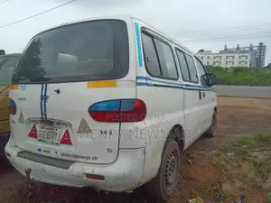 Hyundai H1 2005 White