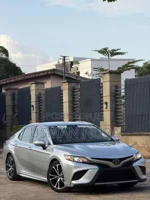 Toyota Camry 2019 Silver