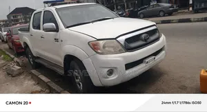 Toyota Hilux 2008 White