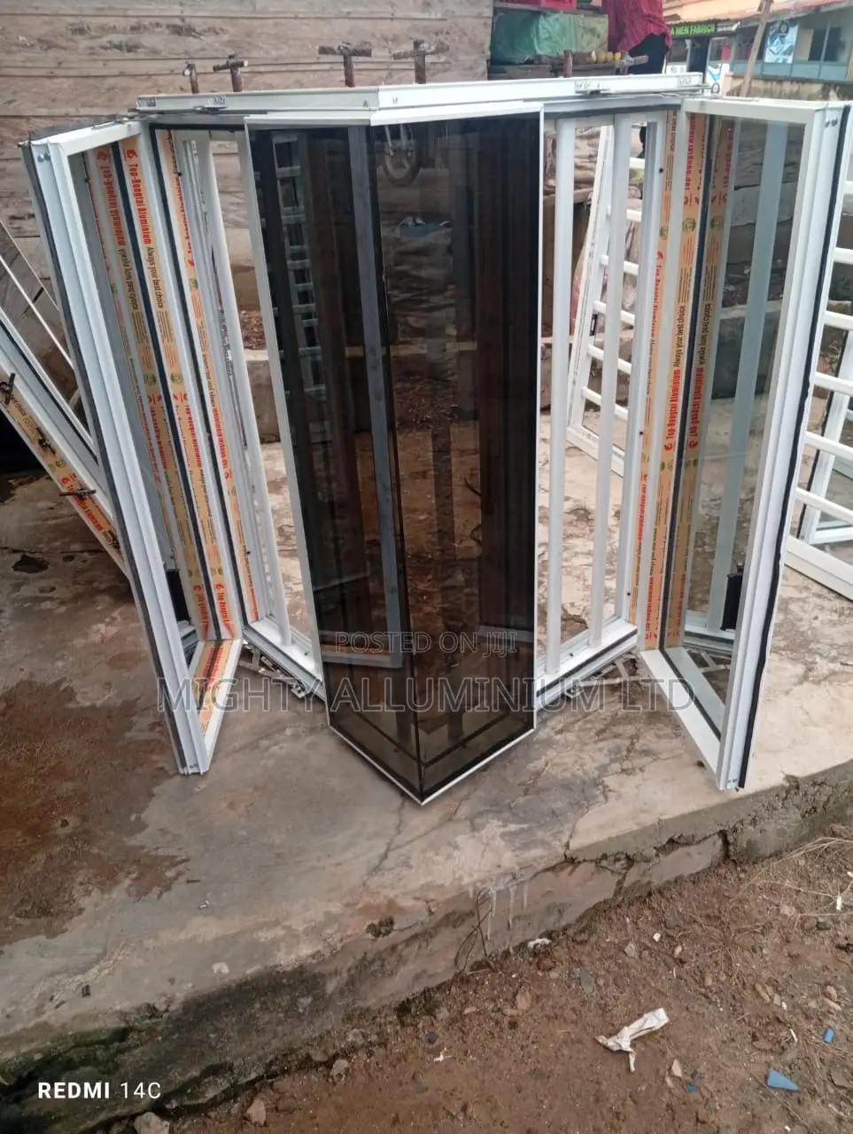 Frameless Window