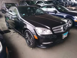 Mercedes-Benz C300 2011 Black