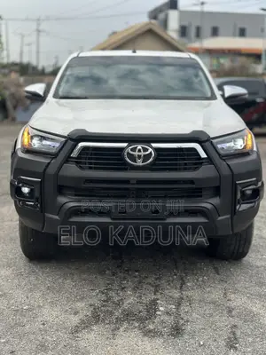 Toyota Hilux 2020 White