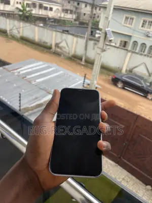 Apple iPhone 11 64 GB Purple