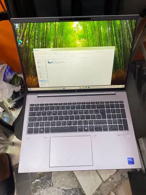 Laptop HP ZBook Firefly 14 G11 32GB Intel Core Ultra 7 SSD 1T
