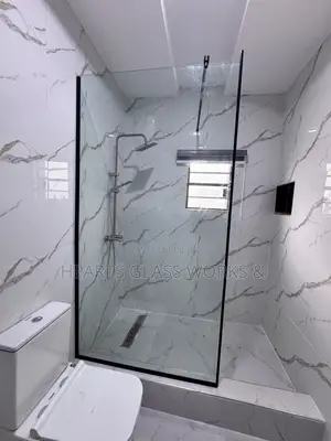 One Sided Fix Glass Partition Installed With Quality Tempered Glass