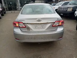 Toyota Corolla 2012 Silver