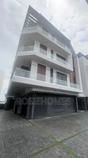 3bdrm Apartment in Oniru, Saka Tinubu for rent