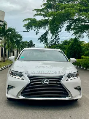 Lexus ES 350 FWD 2016 White