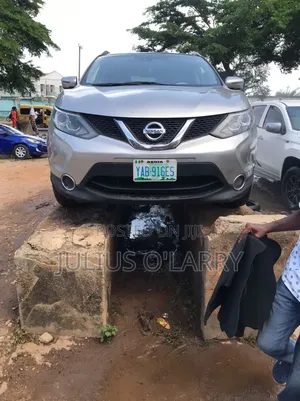 Nissan Qashqai 2018 Brown