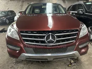 Mercedes-Benz M Class ML350 4MATIC 4dr SUV AWD (3.5L 6cyl 7A) 2014 Red