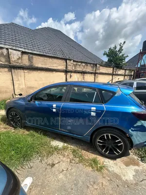 Mazda E2000 2010 Blue