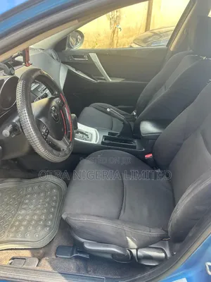 Mazda E2000 2010 Blue