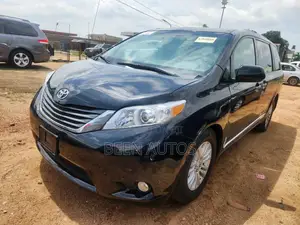Toyota Sienna 2015 Gray