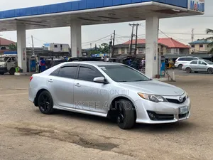 Toyota Camry SE Sport 4dr Sedan (2.5L 4cyl 6A) 2014 Silver