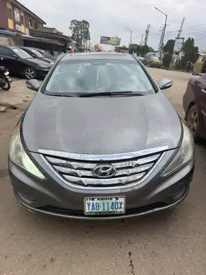 Hyundai Sonata GLS Sedan FWD (2.4L 4cyl 6A) 2012 Gray