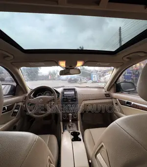 Mercedes-Benz C300 Sport Sedan AWD (3.0L 6cyl 7A) 2009 Gold