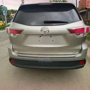 Toyota Highlander 2014 Gold