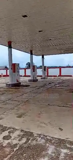 Functioning Filling Station