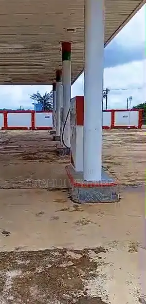 Functioning Filling Station