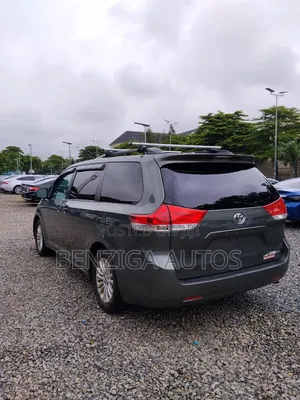 Toyota Sienna 2013 Gray