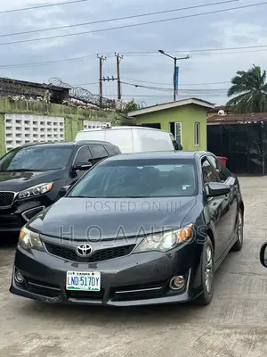Toyota Camry SE 4dr Sedan (2.5L 4cyl 6A) 2014 Gray