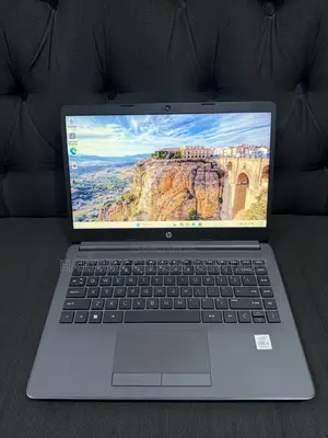 Laptop HP 240 G8 8GB Intel Core i5 SSD 256GB