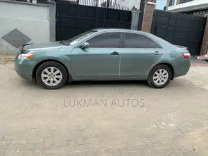 Toyota Camry XLE 4dr Sedan (2.4L 4cyl 5A) 2009 Gray