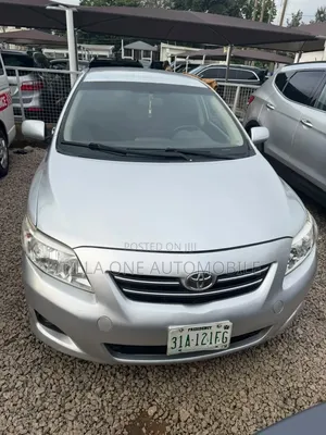 Toyota Corolla LE 4dr Sedan (1.8L 4cyl 4A) 2010 Silver