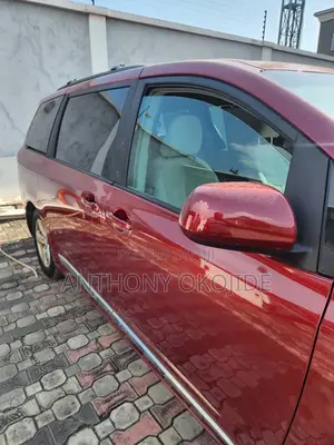 Toyota Sienna LE FWD 8-Passenger 2013 Red