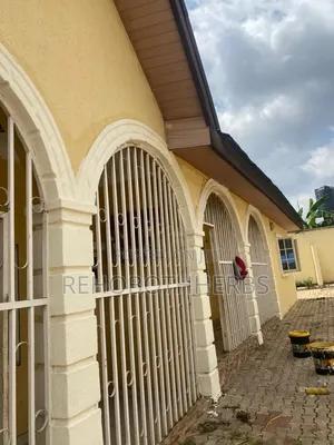 4bdrm Bungalow in Lagelu for sale