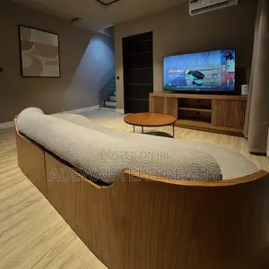 2-Bedroom Penthouse Loft Ikeja GRA – 75" TV, Pool Gym