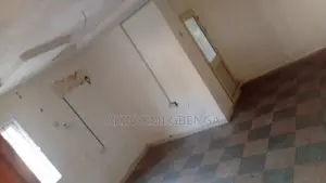 1bdrm Room & Parlour in Leemy Estate, Tobun, Iwaya for rent