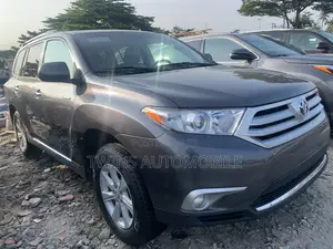 Toyota Highlander Limited 3.5l 4WD 2013 Gray