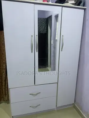 3 Door Wardrobe With Mirror
