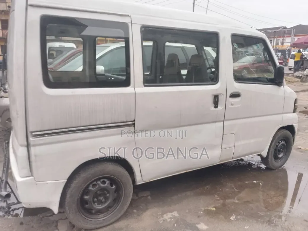 Mitsubishi L300 2010 White