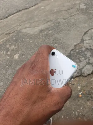 Apple iPhone 8 64 GB White