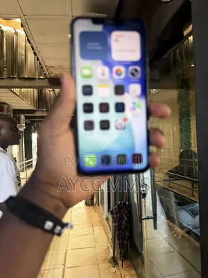 Apple iPhone 11 Pro Max 64 GB Gold