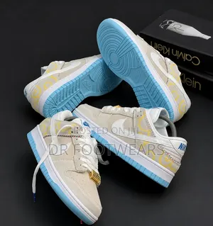 Nike Dunk Low Sneakers
