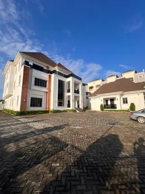 7bdrm Mansion in Guzape for sale