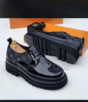 Louis Vuitton Luxury Glossy Lace Up Loafers for Men