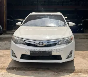 Toyota Camry XLE 4dr Sedan (2.5L 4cyl 6A) 2013 White