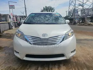 Toyota Sienna 2016 White
