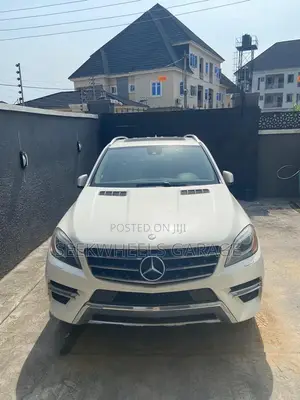 Mercedes-Benz M Class ML550 4MATIC 4dr SUV AWD (4.7L 8cyl Turbo 7A) White