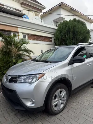 Toyota RAV4 LE 4dr SUV (2.5L 4cyl 6A) 2015 Silver