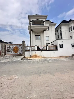 3bdrm Apartment in Lekki Expressway for rent