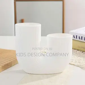 Luxury U-Shaped Plastic Vase
