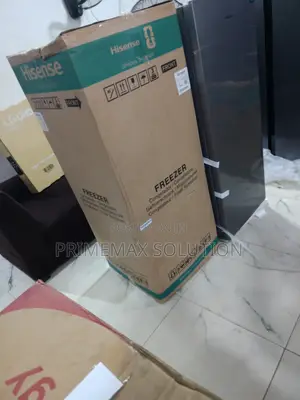 Maximize Your Space With the Slim Spacious Hisense RS189DR Freezer