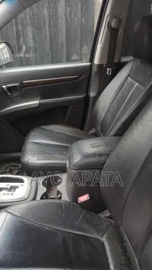 Hyundai Santa Fe 2011 Black